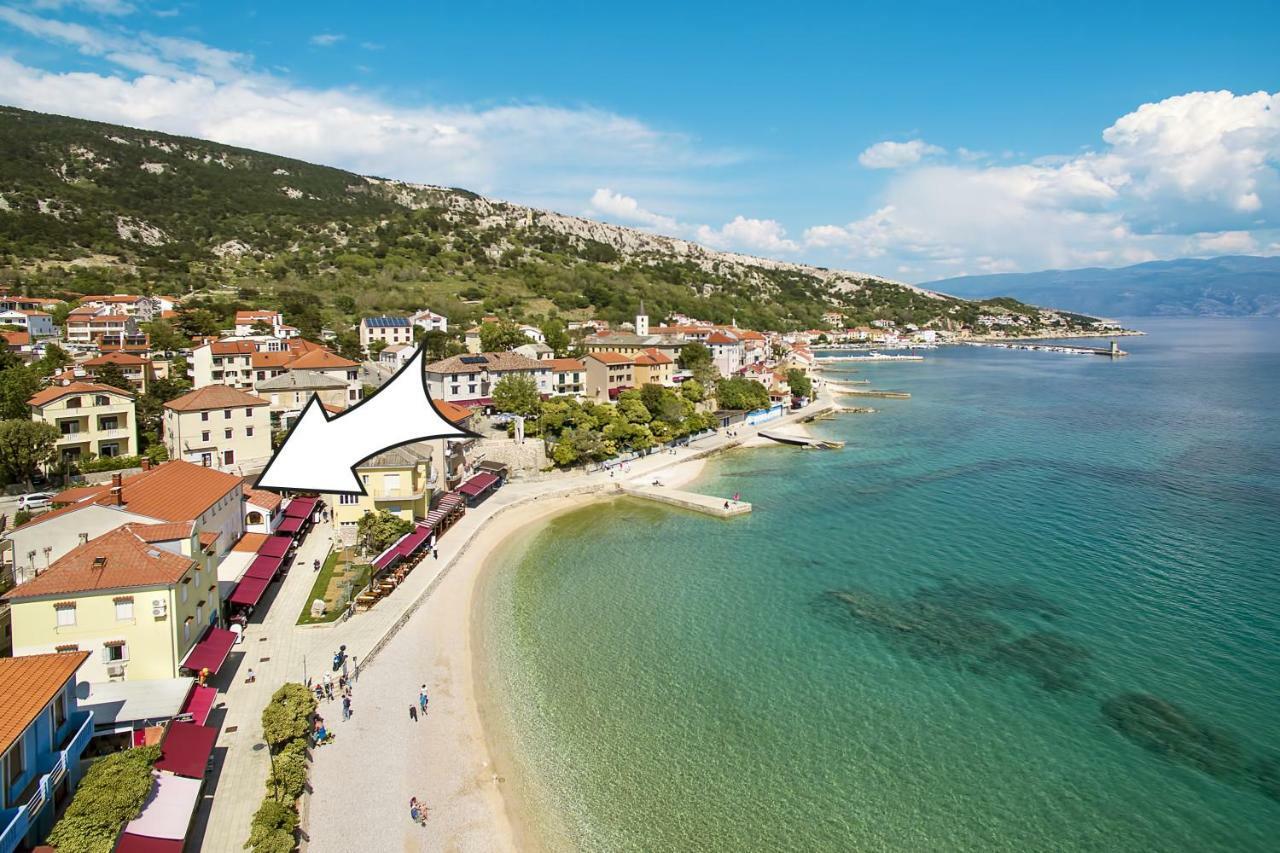Apartment Bojan With Terrace And Sea View Baska  Bagian luar foto