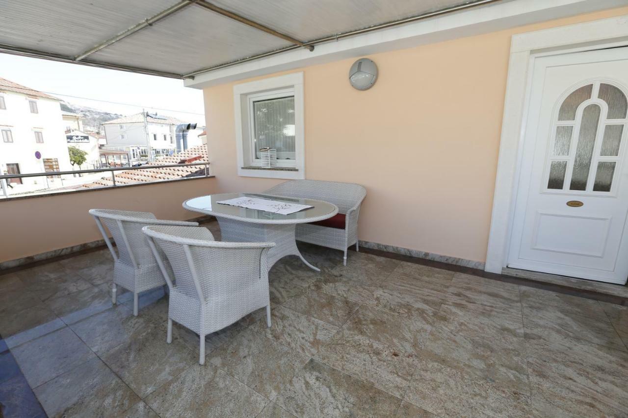 Apartment Bojan With Terrace And Sea View Baska  Bagian luar foto