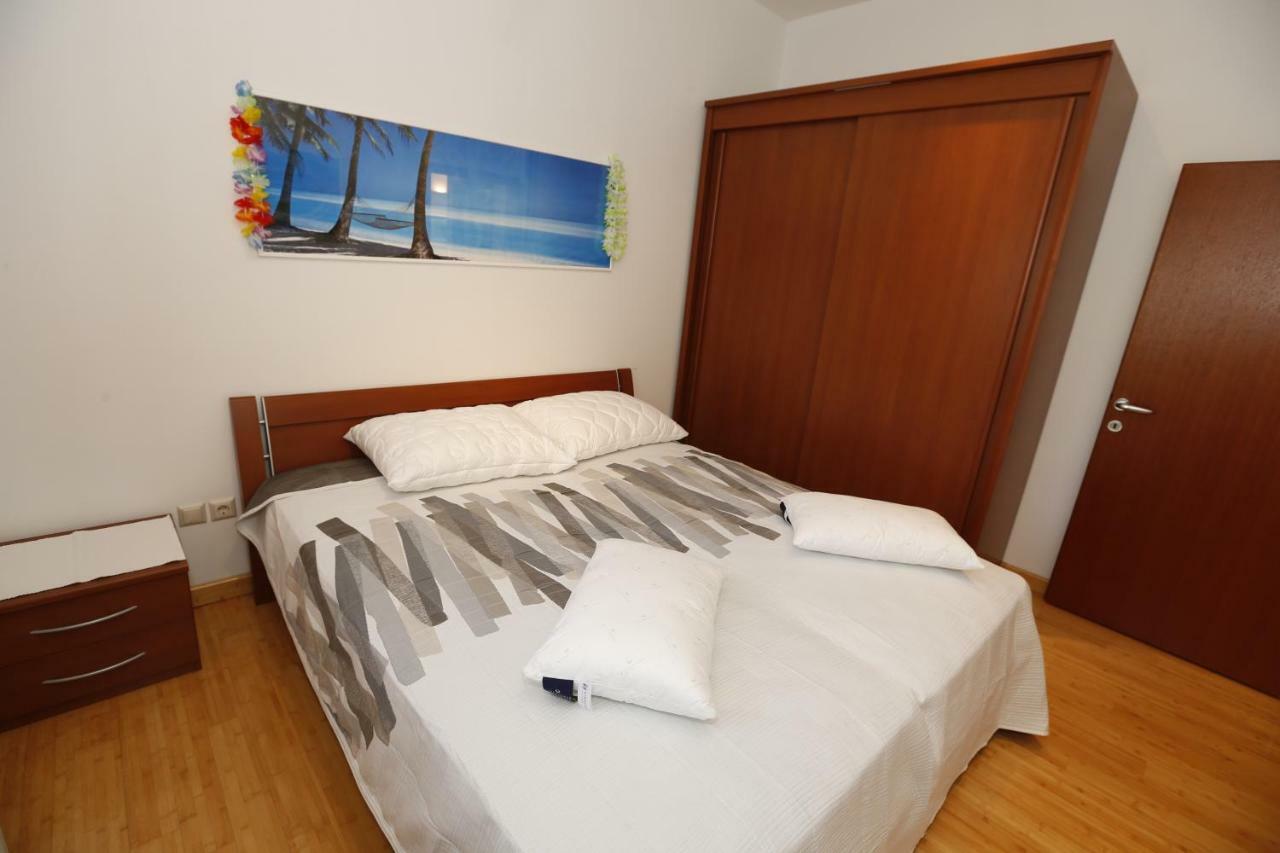 Apartment Bojan With Terrace And Sea View Baska  Bagian luar foto