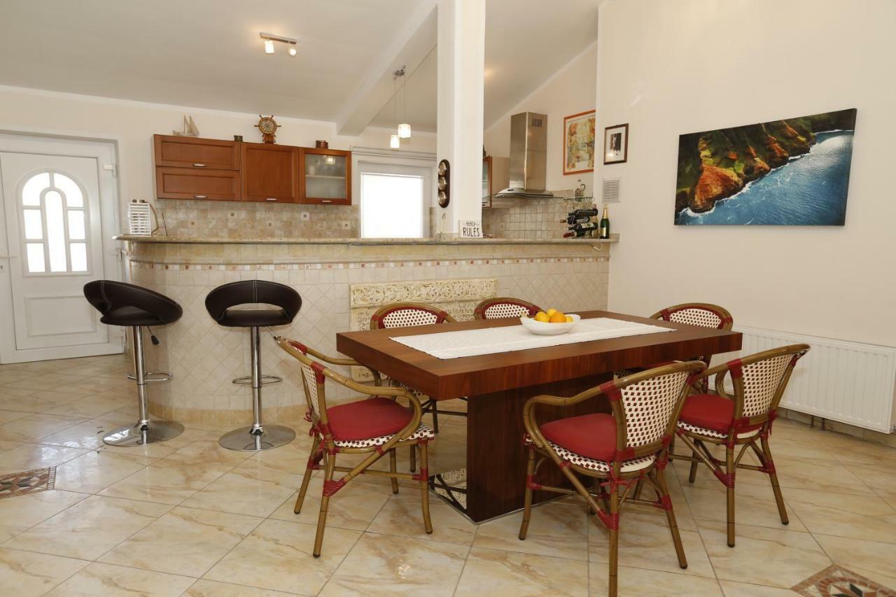 Apartment Bojan With Terrace And Sea View Baska  Bagian luar foto