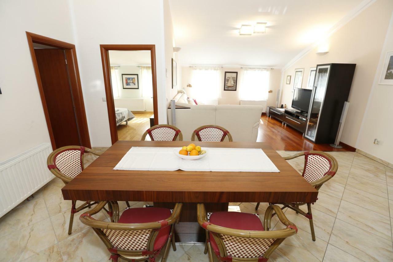 Apartment Bojan With Terrace And Sea View Baska  Bagian luar foto