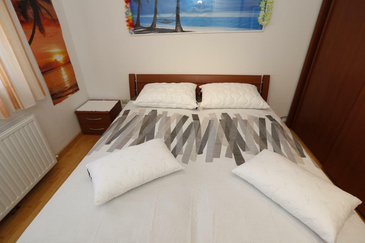 Apartment Bojan With Terrace And Sea View Baska  Bagian luar foto