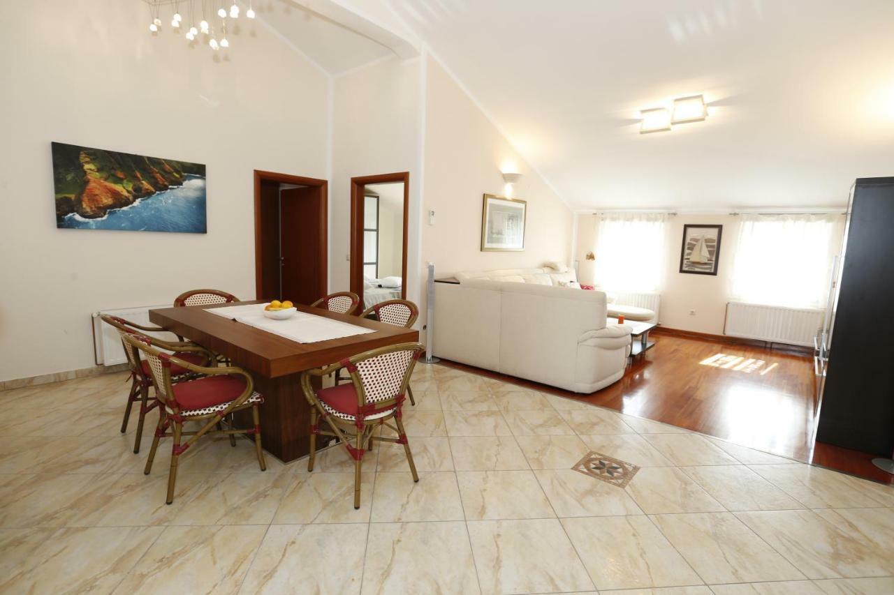 Apartment Bojan With Terrace And Sea View Baska  Bagian luar foto
